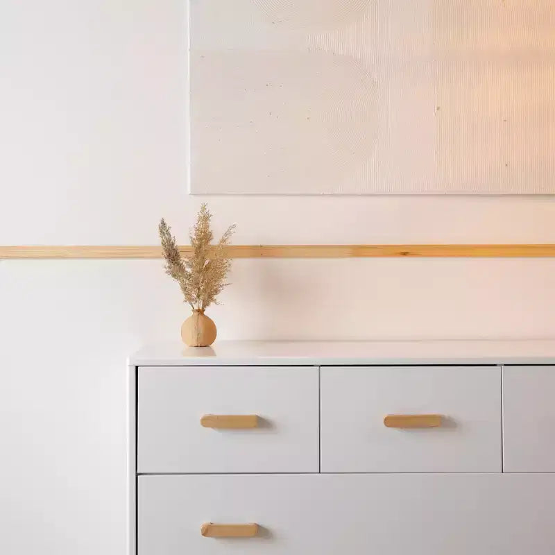 Cómoda de 5 cajones blanca/nogal, estilo mediados de siglo, habitación individual