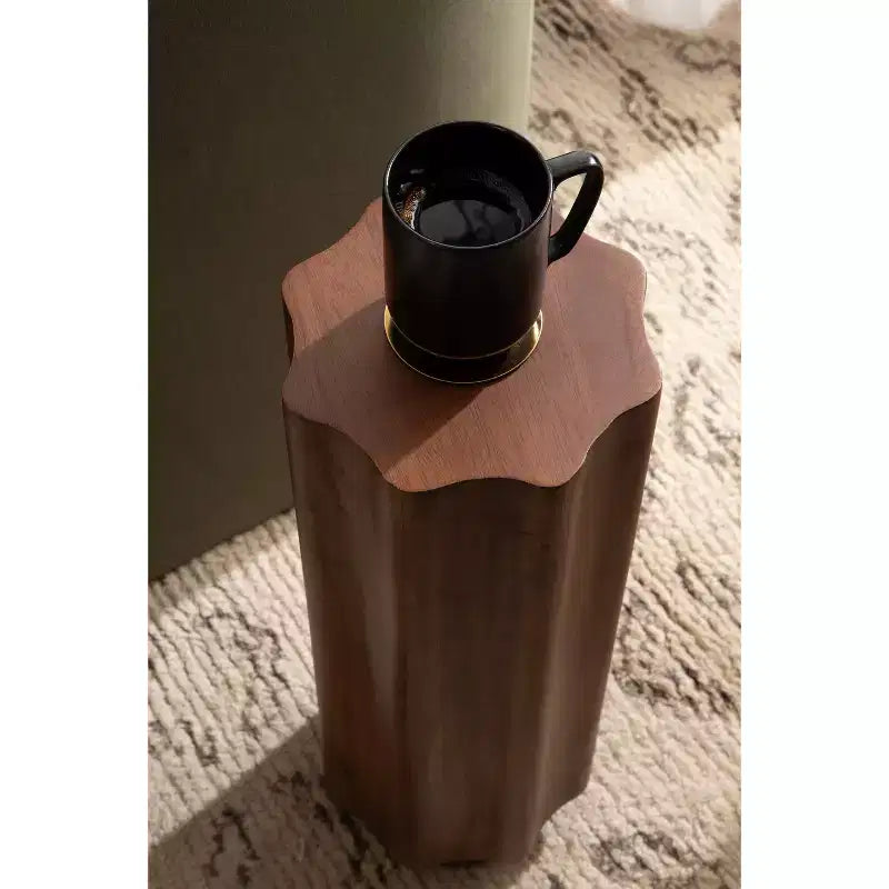 Mesa auxiliar para bebidas de 1, redonda de 8.5", con acento ondulado en nogal marrón